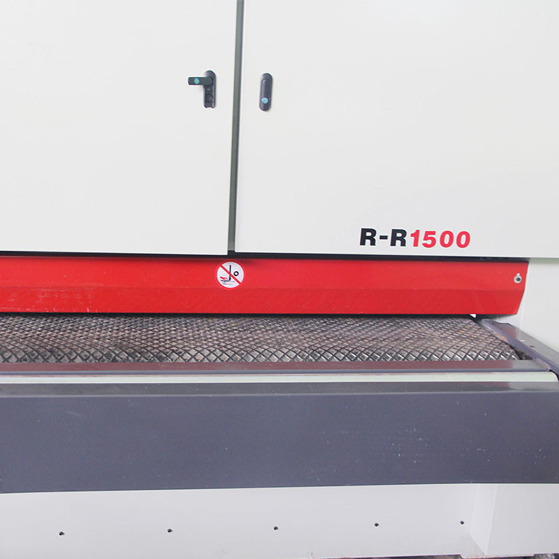 Noyau plat automatique de PLC de machines d'ébavurage en métal de 1500MM avec la ceinture réglable