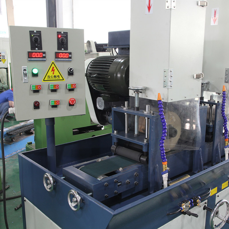 La machine de meulage de couture de soudure pour des charnières de porte en aluminium et les charnières en acier soudent le polissage