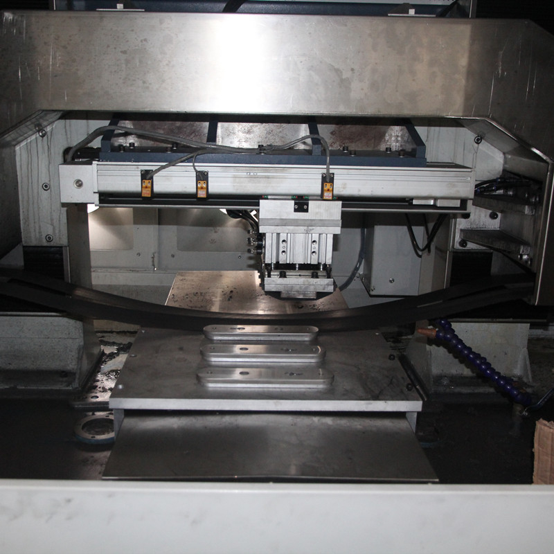 Corps droit de soupape de vidange de plancher de machine de tréfilage de panneau de serrure en métal d'acier inoxydable