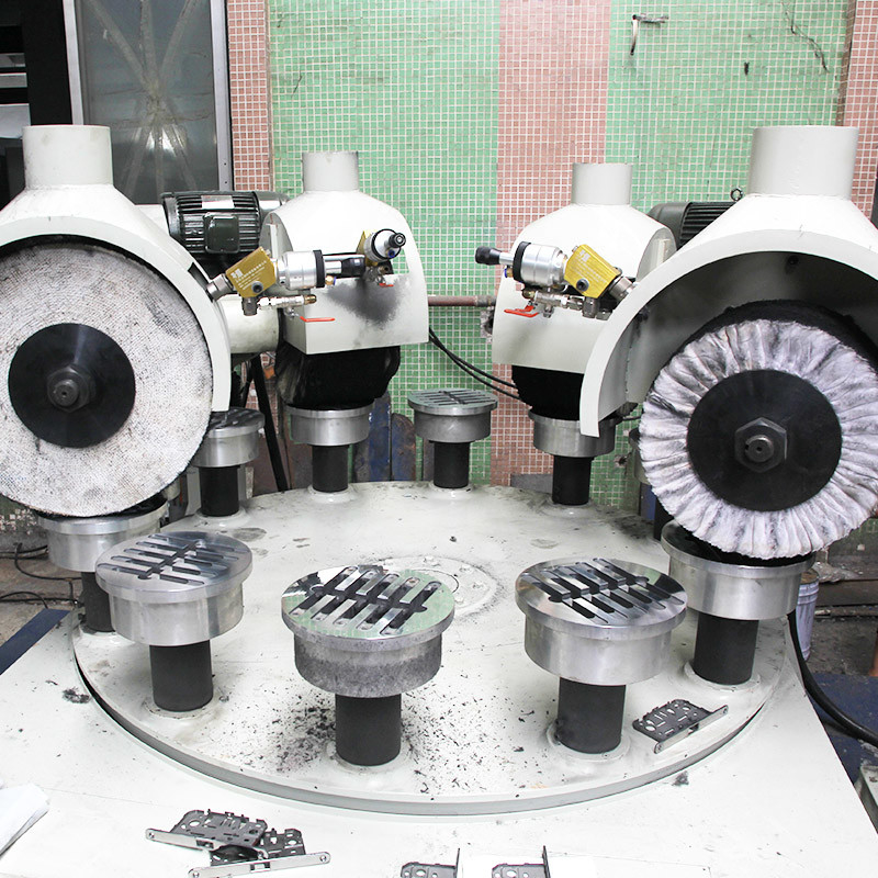 Polissage rotatoire principal de meulage de machine de polonais du miroir 6 pour le laiton de panneau de serrure en métal
